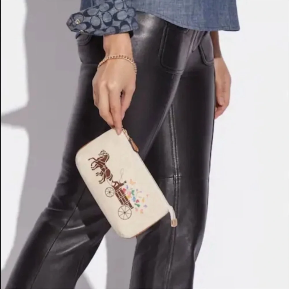 Coach Wristlet 19 Dreamy Veggie Horse clutch wristlet wallet